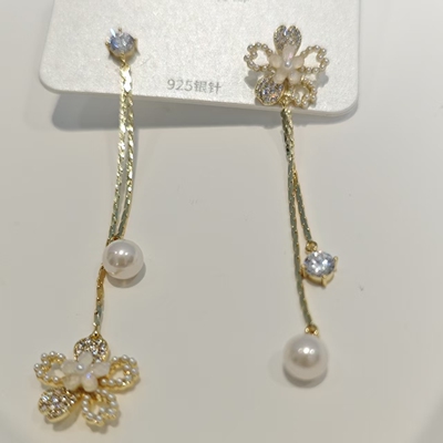 轻奢花朵珍珠耳钉女约会度假超出片亮晶晶S925耳针不过敏