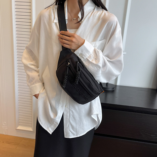 时尚 单肩斜挎包女休闲运动小背包大容量胸包多功能腰包手机包 新款