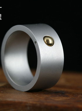 Rolls圆球可转动钛钢戒指