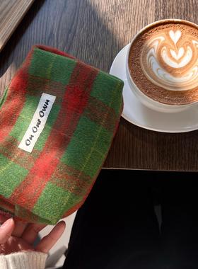 On Our Own 原创 圣诞格纹双层羊毛吐司收纳包 红绿格拉链收纳袋