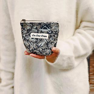 Our 拉链收纳袋 Own 复古提花毛呢收纳包 厚实柔软 24FW原创