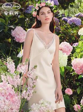 安莉芳桑蚕丝吊带裙带胸垫蕾丝边拼接情趣性感美背睡衣女EL00683
