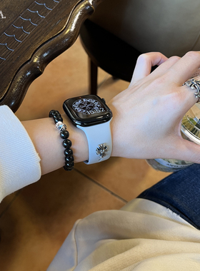 适用苹果手表iwathcS910硅胶表带复古克罗心串珠Applewatch11表带