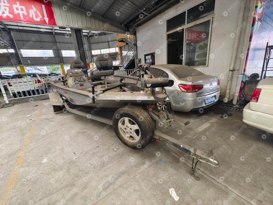 1月6日泸州变卖xpress-x18钓鱼艇一艘网络拍卖公告