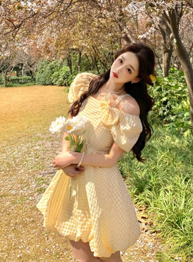 奶黄色法式甜美初恋裙子女夏季森系蝴蝶结蓬蓬连衣裙小众a字短裙