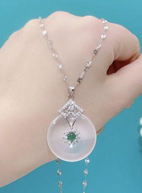 S925纯银项链女锁骨链新款翡翠平安扣玉吊坠单坠不掉色