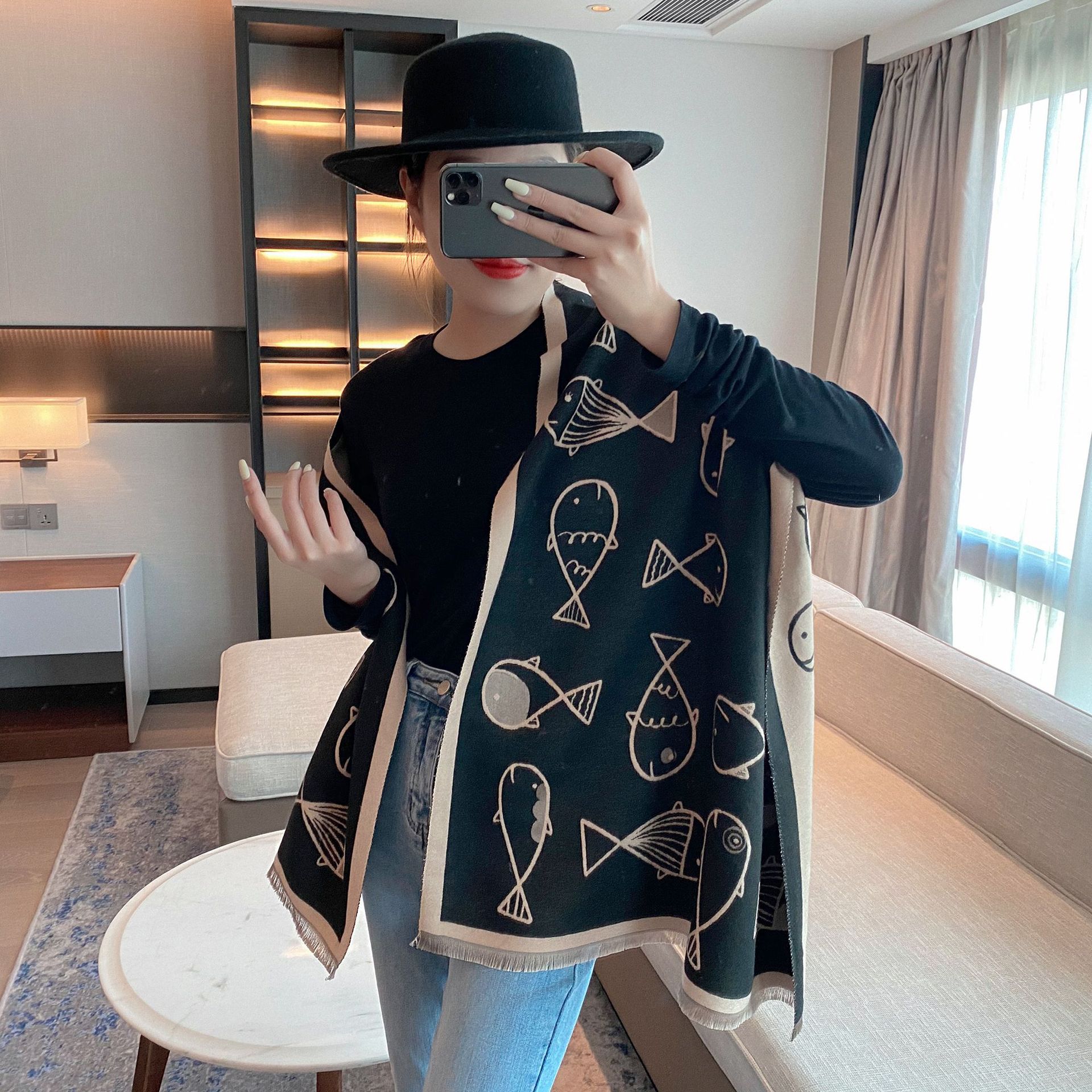 保暖空调长巾卡通百搭围巾女秋冬款旅游装饰披肩加厚加长提花围脖