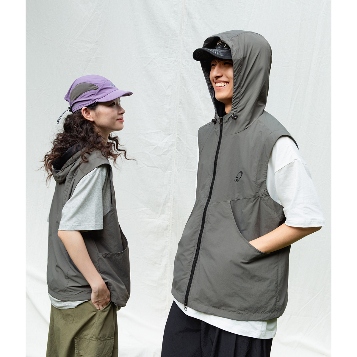 纯色简约中性BF功能外搭背心帽衫