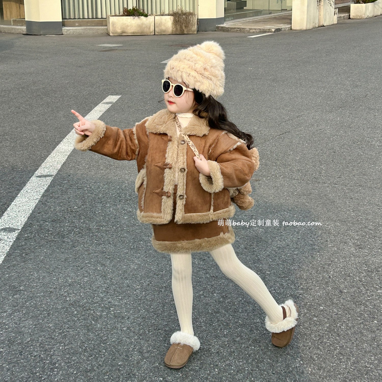 女童复古皮毛一体加厚保暖套装
