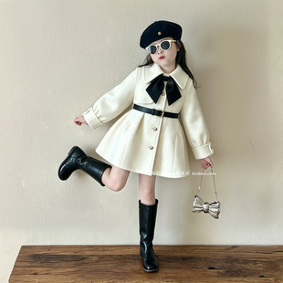 女童千金毛呢斗篷风衣大衣2026秋季新款小女孩赫本蝴蝶结气质外套