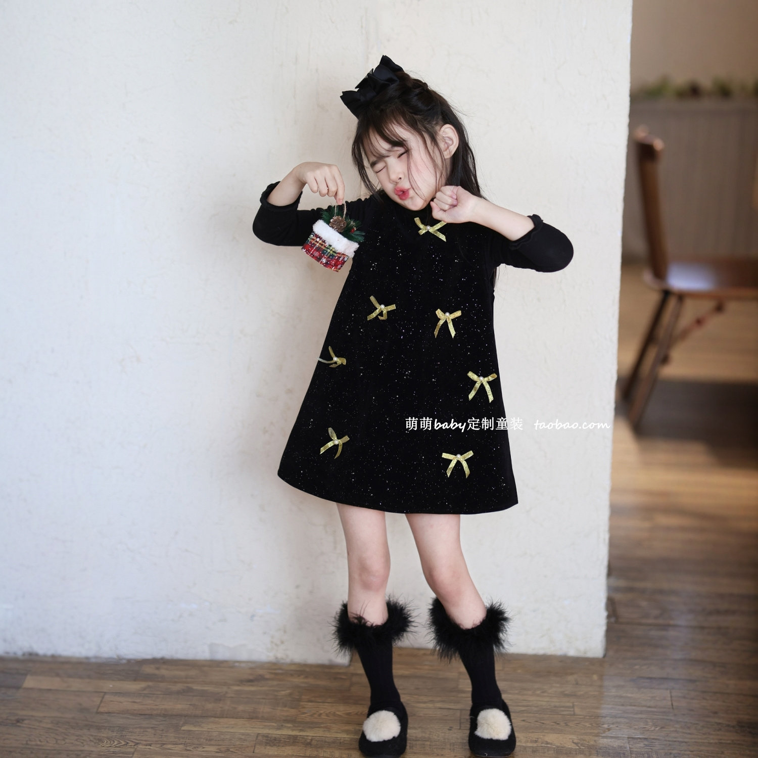 女童闪闪丝绒蝴蝶结连衣裙2025冬季新款女孩千金风加绒公主背心裙,童装/婴儿装/亲子装,连衣裙,淘宝优惠券,粉丝福利购,淘宝优惠卷