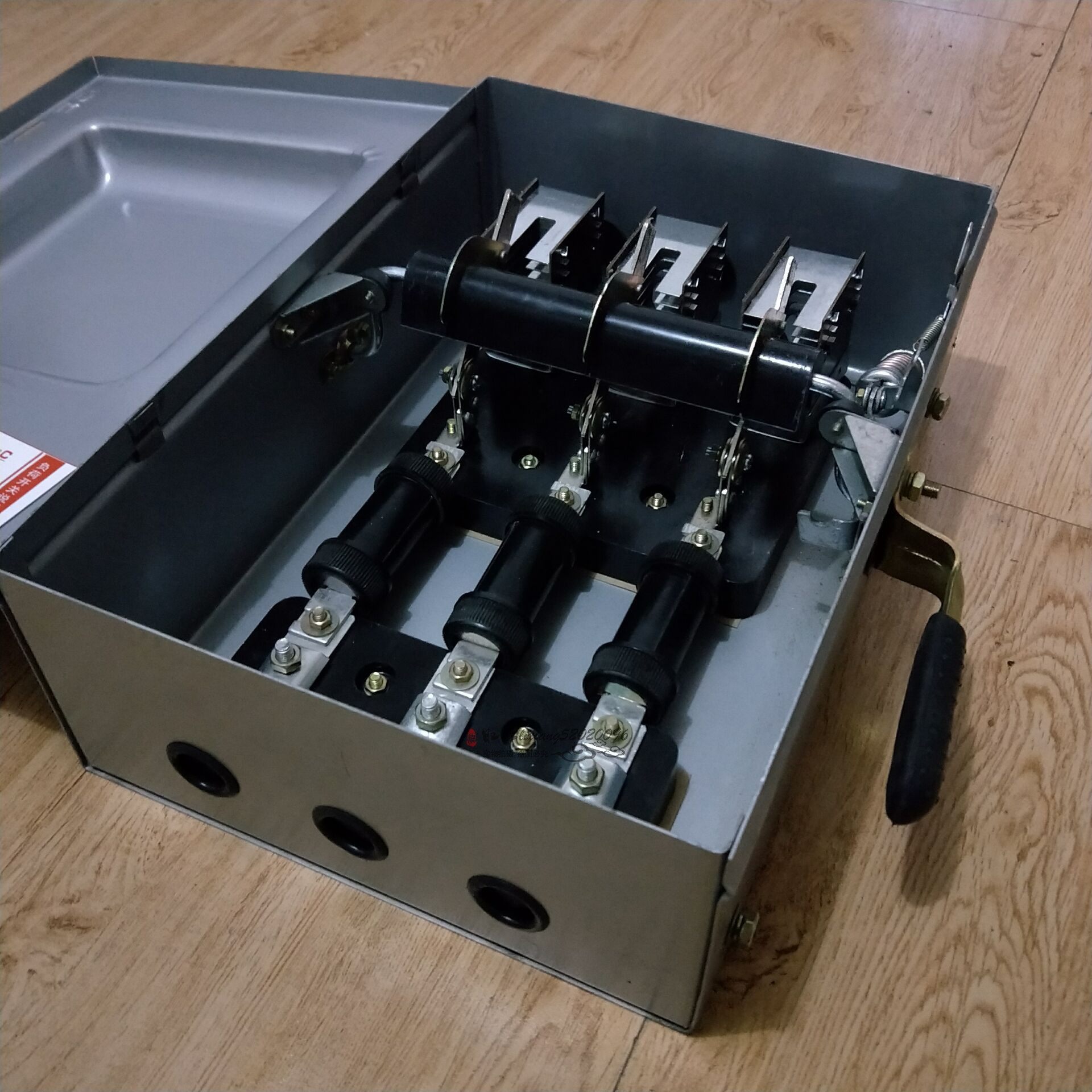 上德 铁壳开关hh3-200/3 三相三线封闭式负荷开关200a 三极熔断管