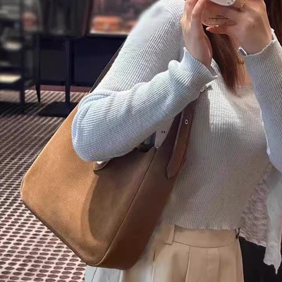 绒面大容量托特包包女2024新款高级感复古通勤单肩腋下斜挎包