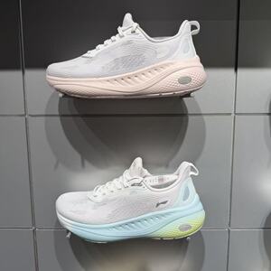 李宁女子凉爽软弹防滑休闲鞋