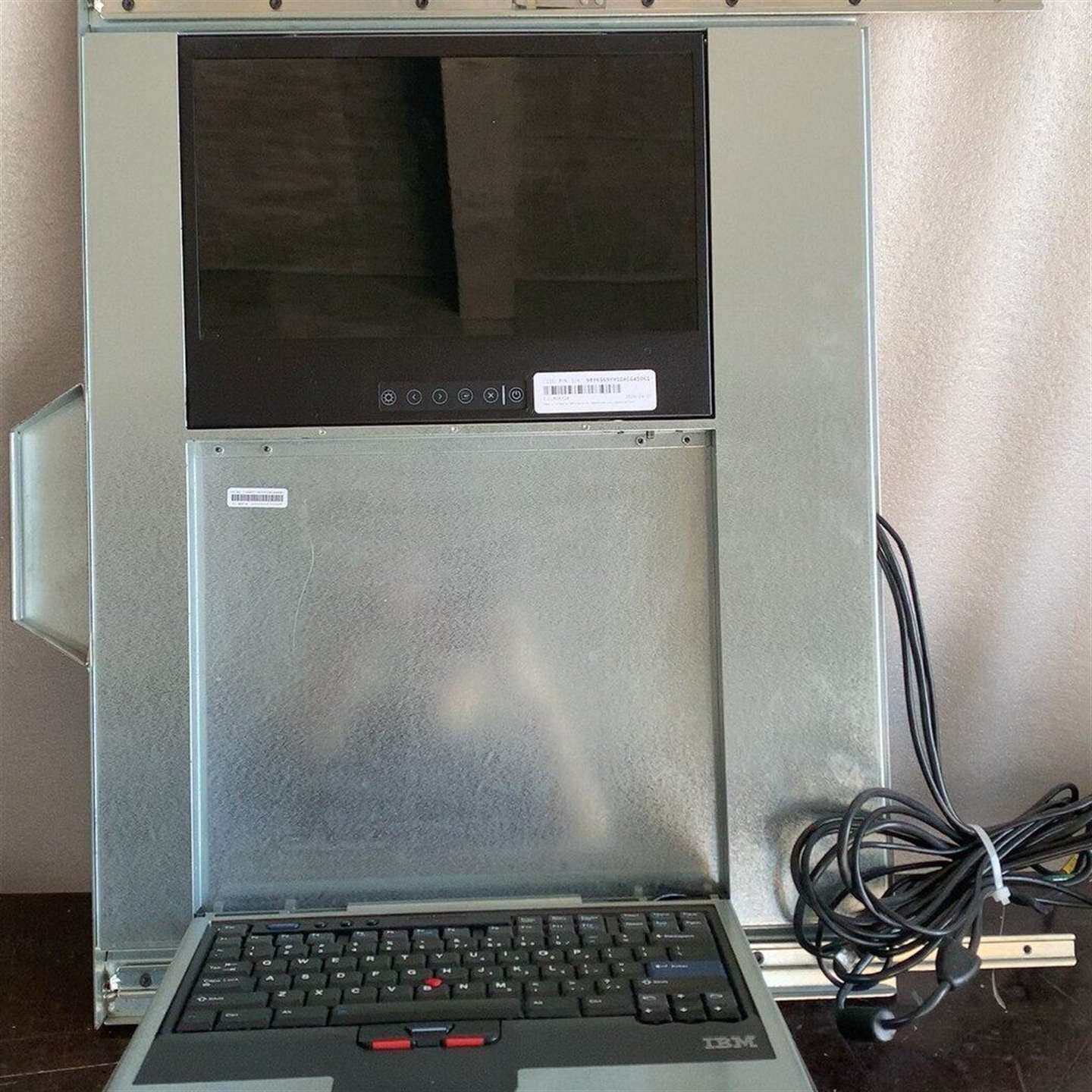 咨询IBM 显示器套件议价