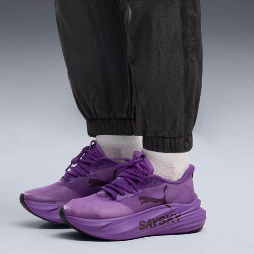 彪马PUMAxSAYSKY联名款跑步鞋