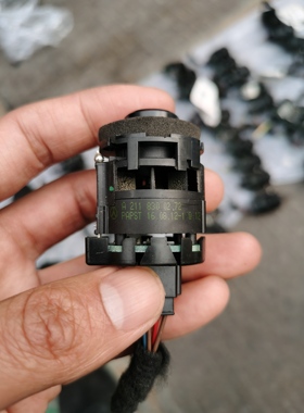 w211室内温度传感器W204 C级 E级 GLK W218 W219 CLS  W212 S级