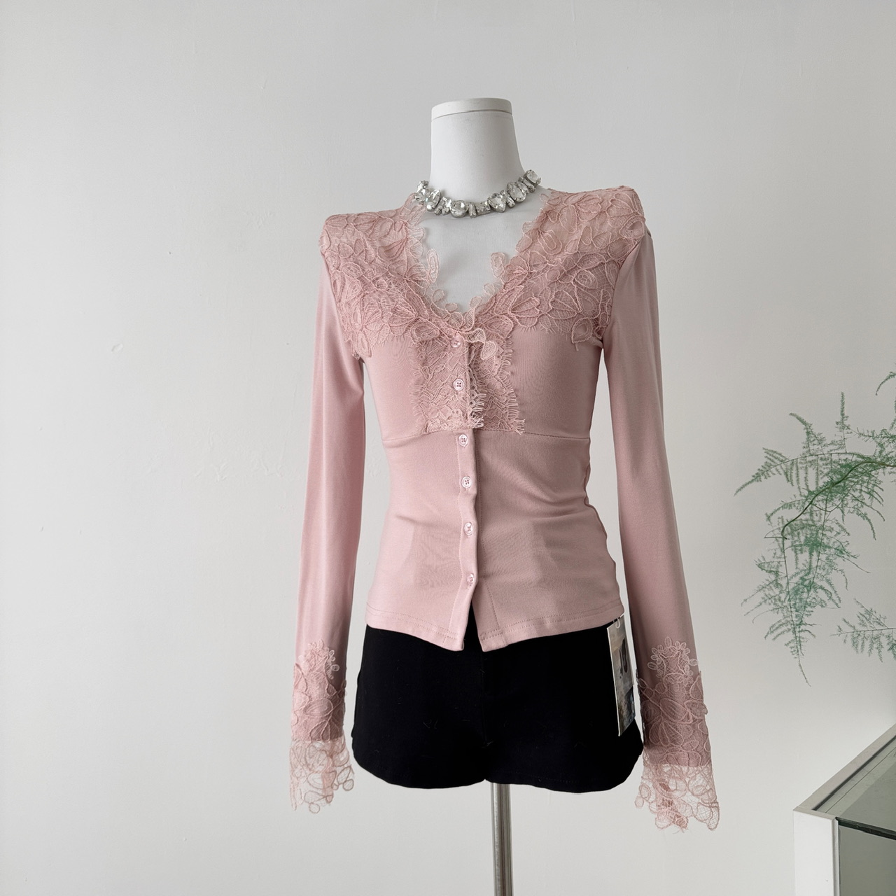 杜总家 芷若芳心*原创温婉优雅纯欲刺绣重工蕾丝v领长袖修身上衣