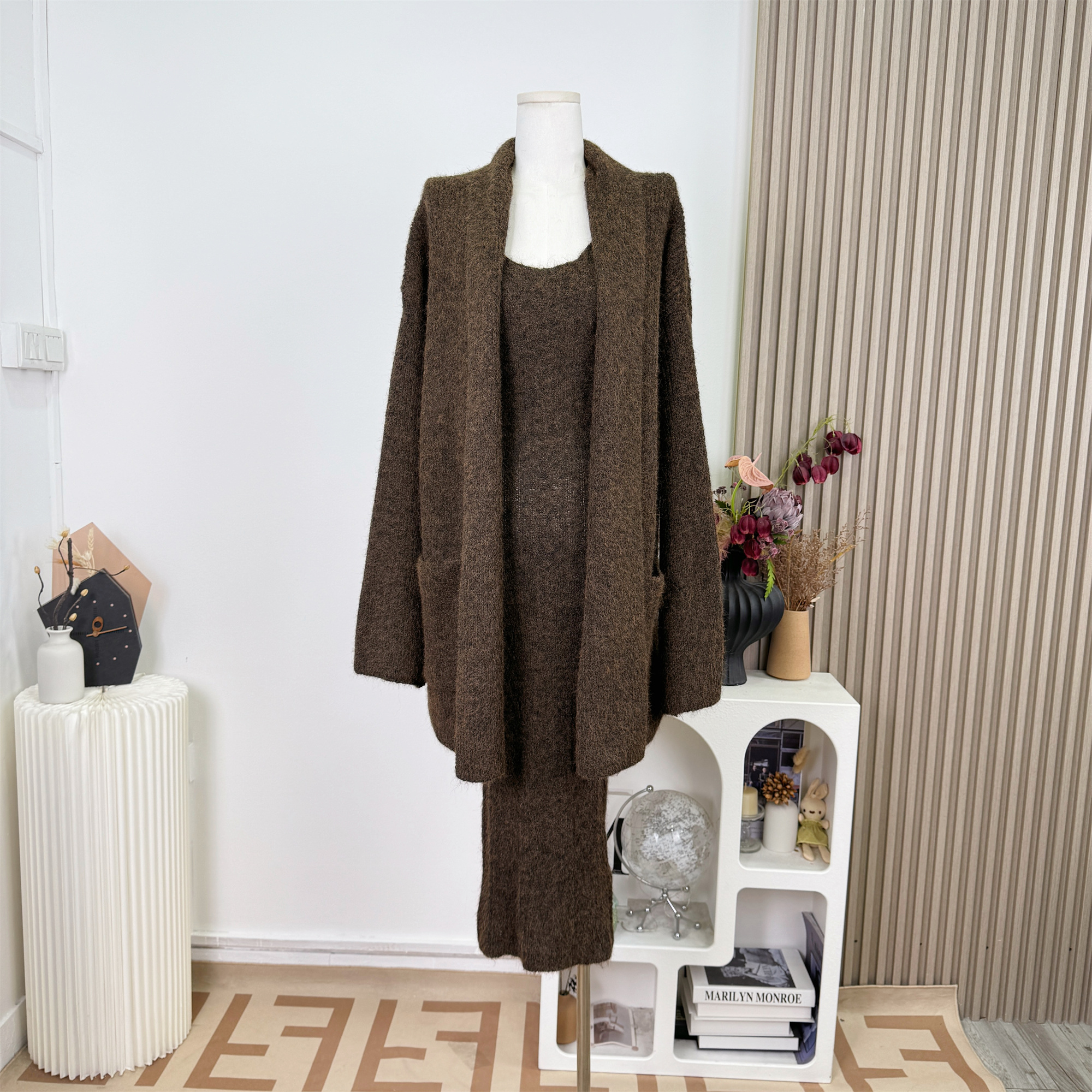 Chill巧儿留洋温蒂羊毛混纺韩系慵懒针织开衫吊带长裙两件套