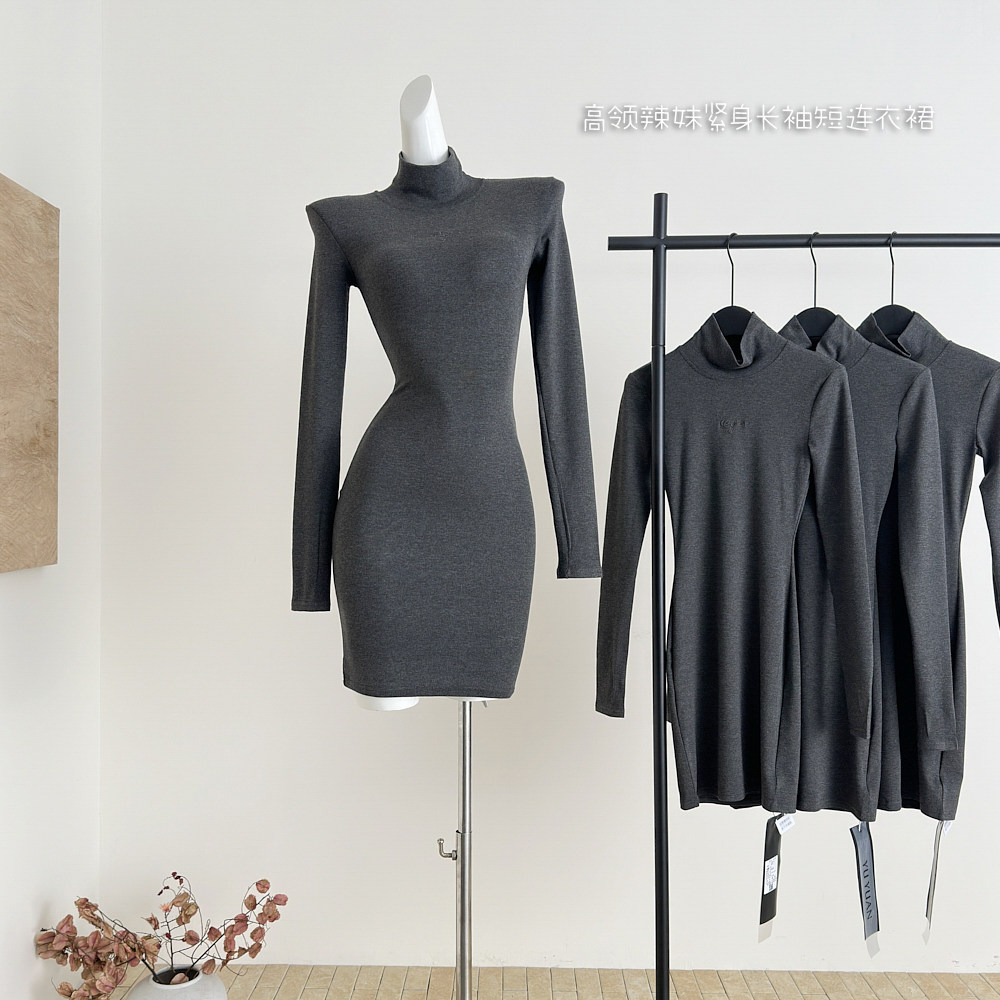 CYNR原创设计高级感高领堆堆袖LOGO刺绣针织连衣裙修身包臀打底裙