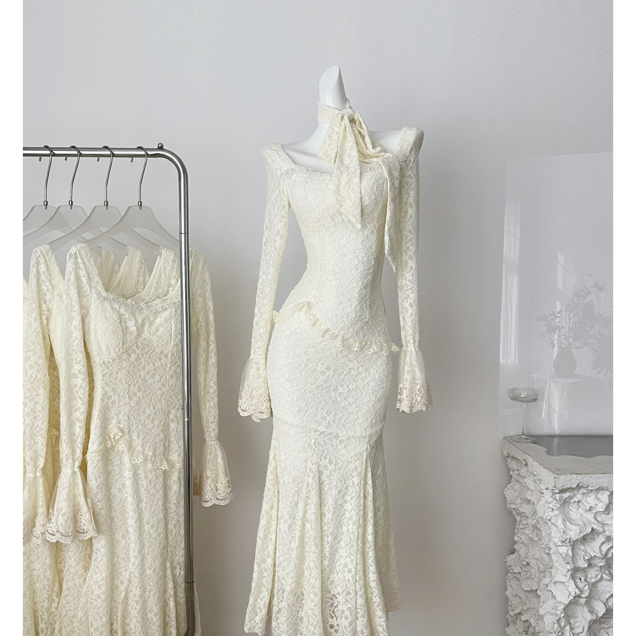 SISI酱“雪绒恋人”法式复古蕾丝千金宫廷喇叭袖鱼尾包臀连衣裙女