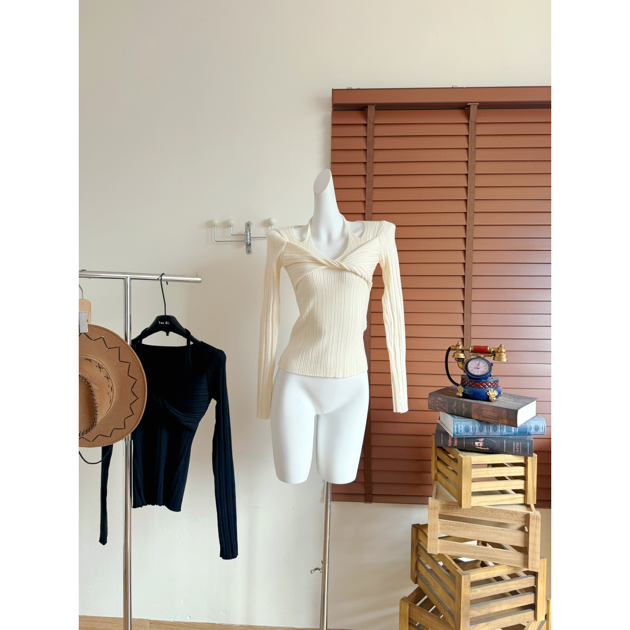 月光芭蕾*加厚V领挂脖扭结针织衫女秋冬假两件百搭气质打底衫上衣