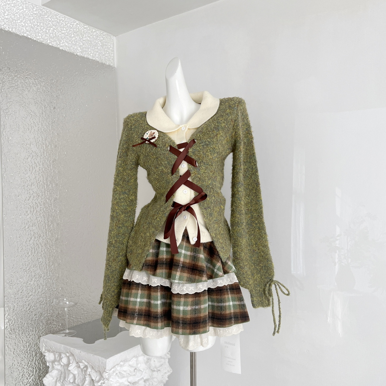 森屿糖巧 织物猪原创 复古森系穿搭绿色开衫毛衣女冬长袖针织衫