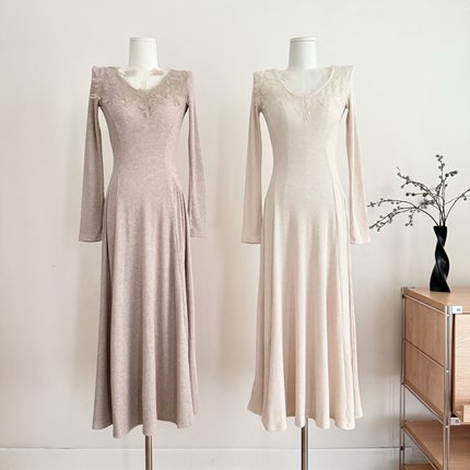 ICELOLLY长款巨好看秋冬长袖针织连衣裙女25新款蕾丝超好看冬裙子