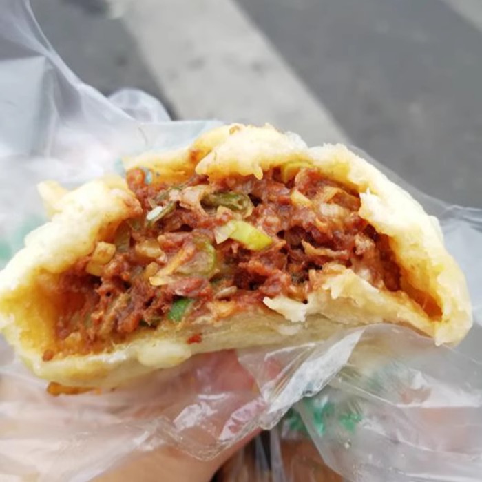 北京牛街洪记小吃清真羊肉包子牛肉包子食品羊肉牛肉大葱面食熟食