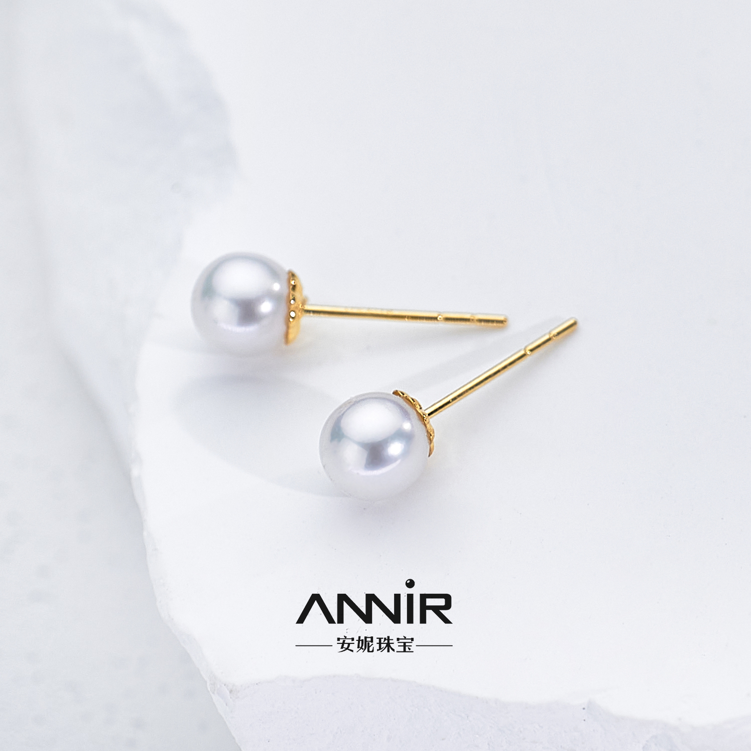 18K金迷你小灯泡耳钉