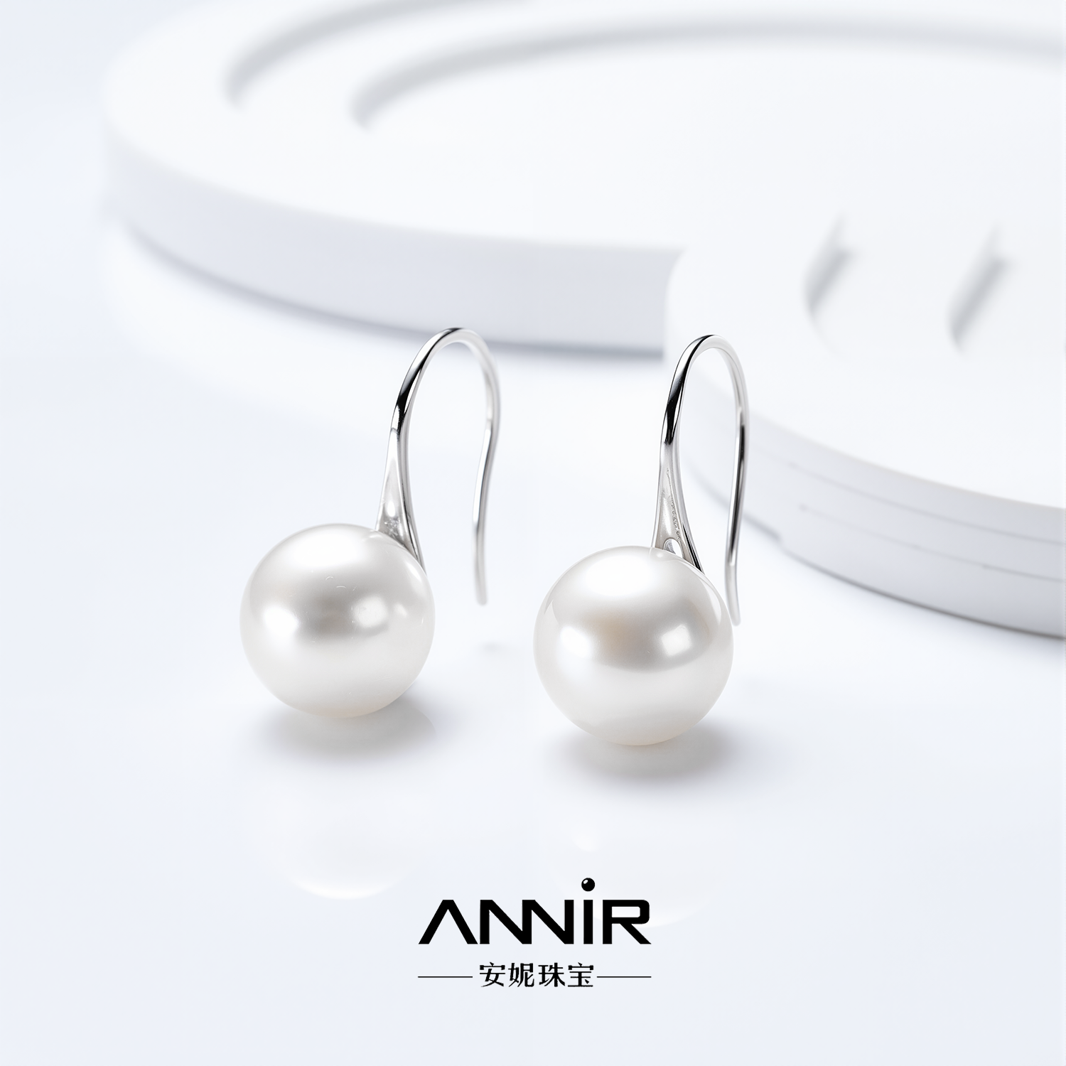 “极光”龙王高跟鞋耳钩 11-12mm S925 2064H00DY