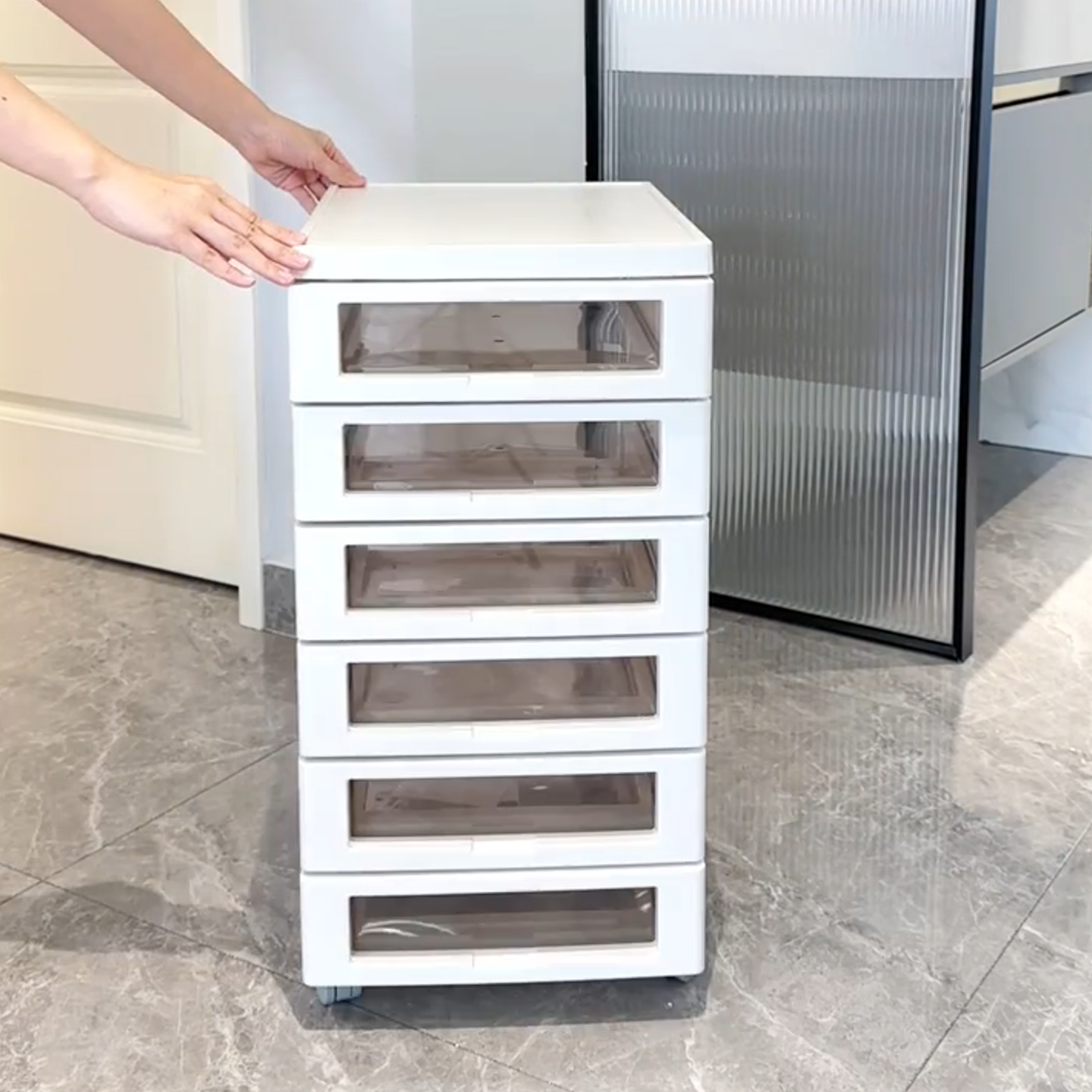 化妆品收纳柜桌下置物架子梳妆台立式抽屉式护肤落地盒箱推车一体