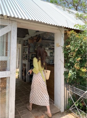 张羞羞 三宅小花花/夏季直筒碎花压褶通勤半身裙2026夏新款