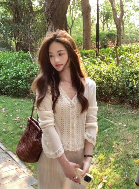 张羞羞 白色山茶/莱赛尔天丝醋酸亚麻钩花凉感V领针织衫2026春夏