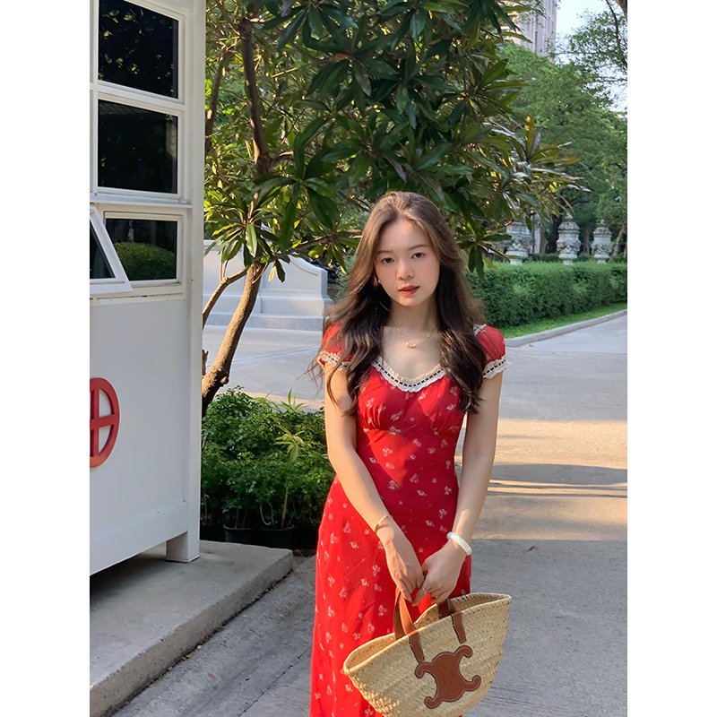 张羞羞雪纺碎花波点长裙