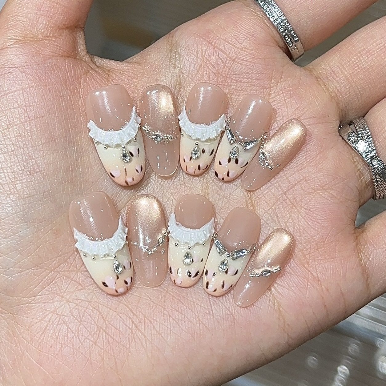 浪妞美甲蜜糖白桃甜欲风粉白豹纹法式蜜桃猫眼碎钻裙摆绝美穿戴甲,彩妆/香水/美妆工具,穿戴甲/甲片,淘宝优惠券,粉丝福利购,淘宝优惠卷