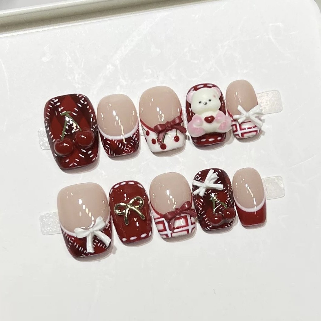 浪妞樱桃小熊纯手作穿戴甲甲片可爱ins手绘红色新年美甲贴假指甲,彩妆/香水/美妆工具,穿戴甲/甲片,淘宝优惠券,粉丝福利购,淘宝优惠卷