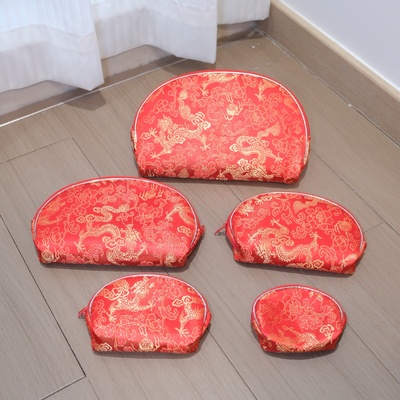 买一送四丝绸缎面五件套手拿包