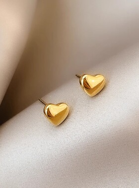 Loga.Py 小巧可爱小爱心耳钉女2025夏季新款耳饰简约气质立体耳饰
