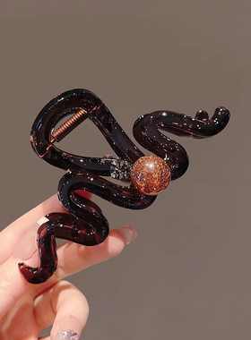 Loga.Py 设计感新款波浪纹后脑勺大号鲨鱼夹韩系盘发抓夹发夹女夏