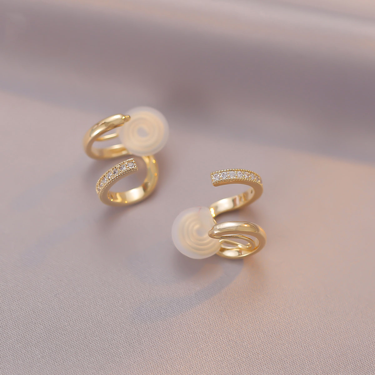 U型设计感无耳洞蚊香盘耳夹耳钉