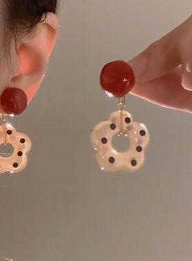 Loga.Py 可爱复古酒红色波点花朵耳钉港风法式耳环方圆脸显瘦耳饰