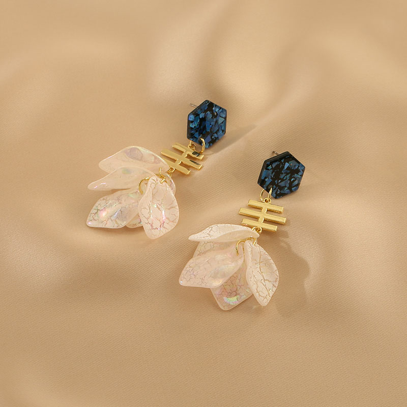 白花瓣耳环女设计感气质