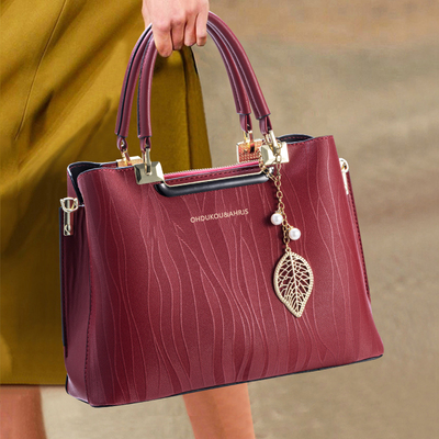 香港真皮母亲节礼物2025新款婚包手提包大气中年女士生日送妈妈