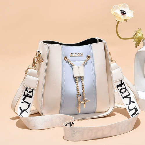 Модная сумка через плечо, трендовые бретели, сумка на одно плечо, Гонконг, из натуральной кожи, коллекция 2023, в западном стиле