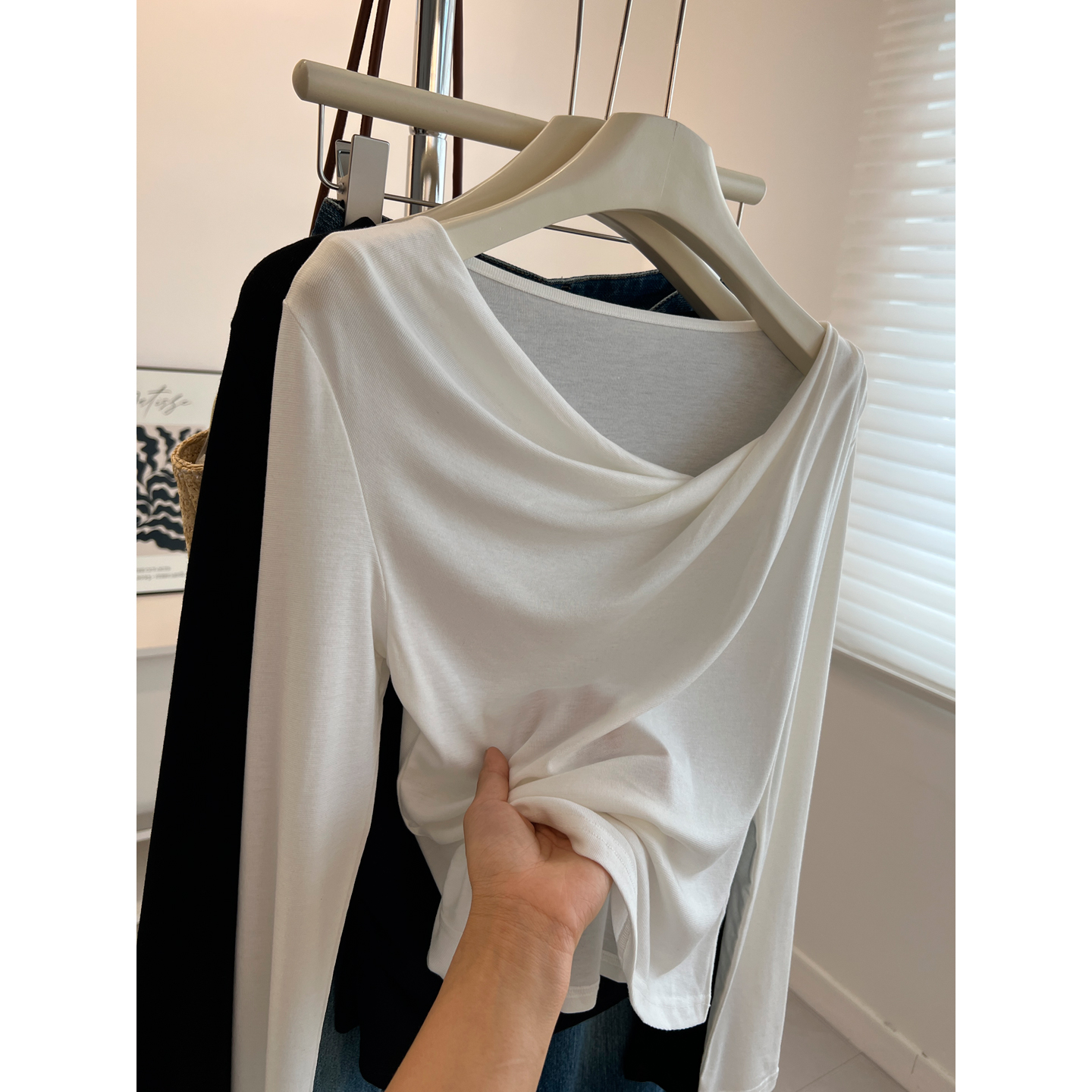 时髦设计小众荡领长袖T恤女修身