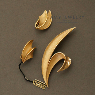 TRIFARI翠法丽刷纹金叶耳夹胸针套装|Amy Vintage西洋古董首饰