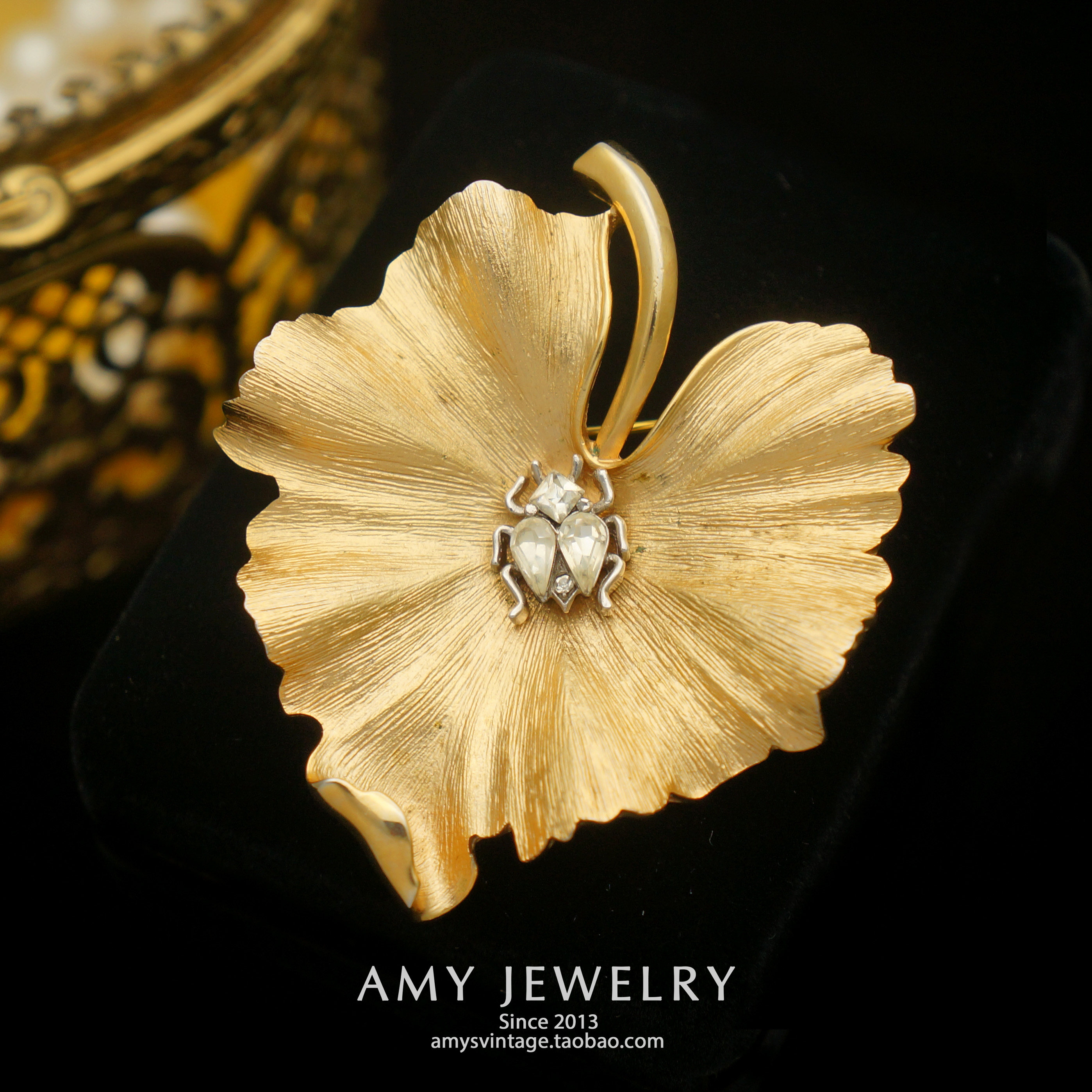 Trifari翠法丽金树叶与甲虫胸针收藏品｜Amy vintage西洋古董首饰