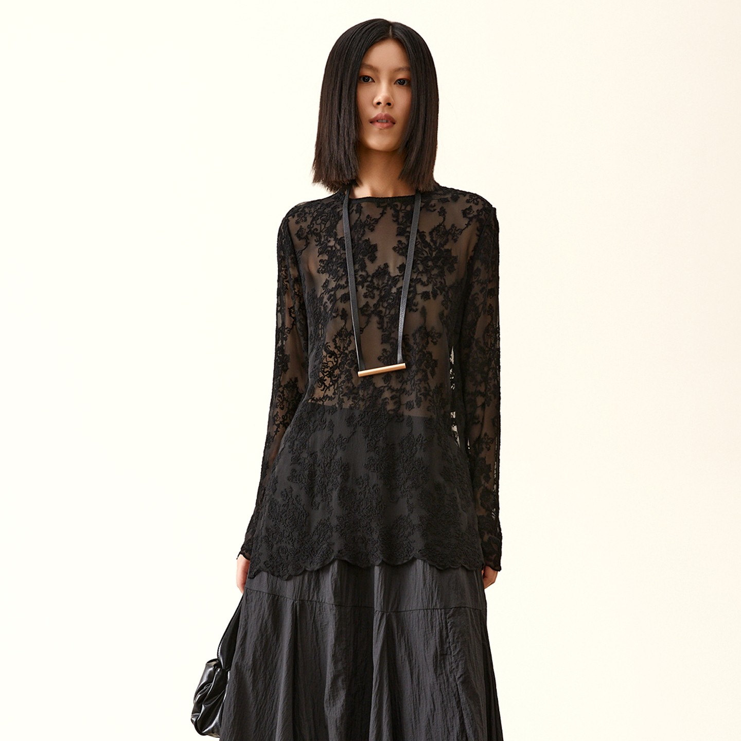 黑色桑蚕丝刺绣上衣女真丝打底衫