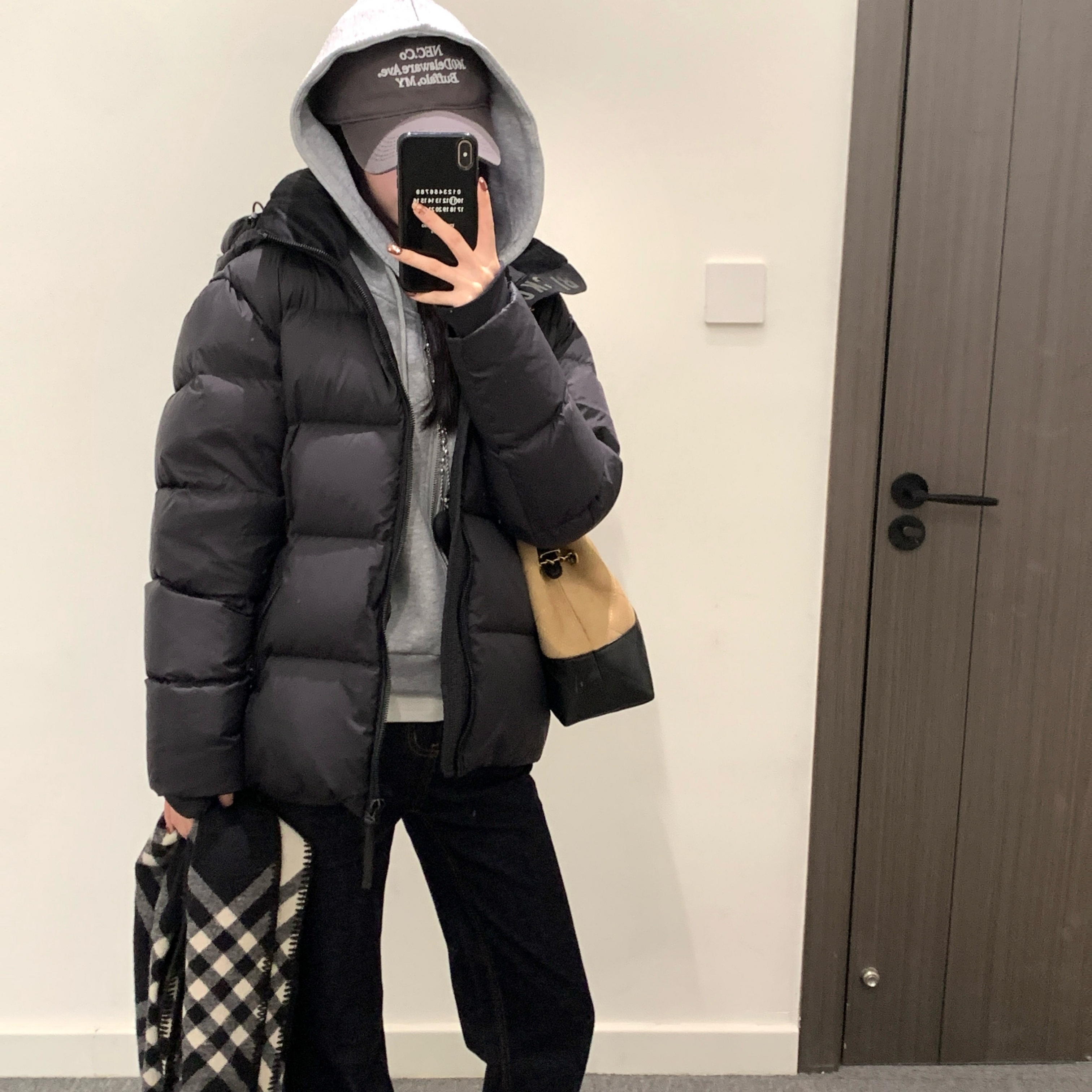 五月梅子95%白鸭绒黑色短款加厚